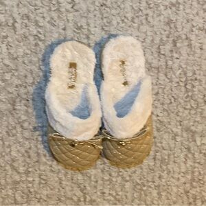 Michael Kors Cozy Womens Slippers with Faux Fur Lining